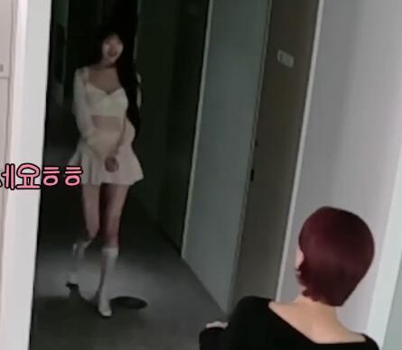 张元英的身材好成什么地步呢她就算糊成一堆像素我都能凭身材一秒认出….💕