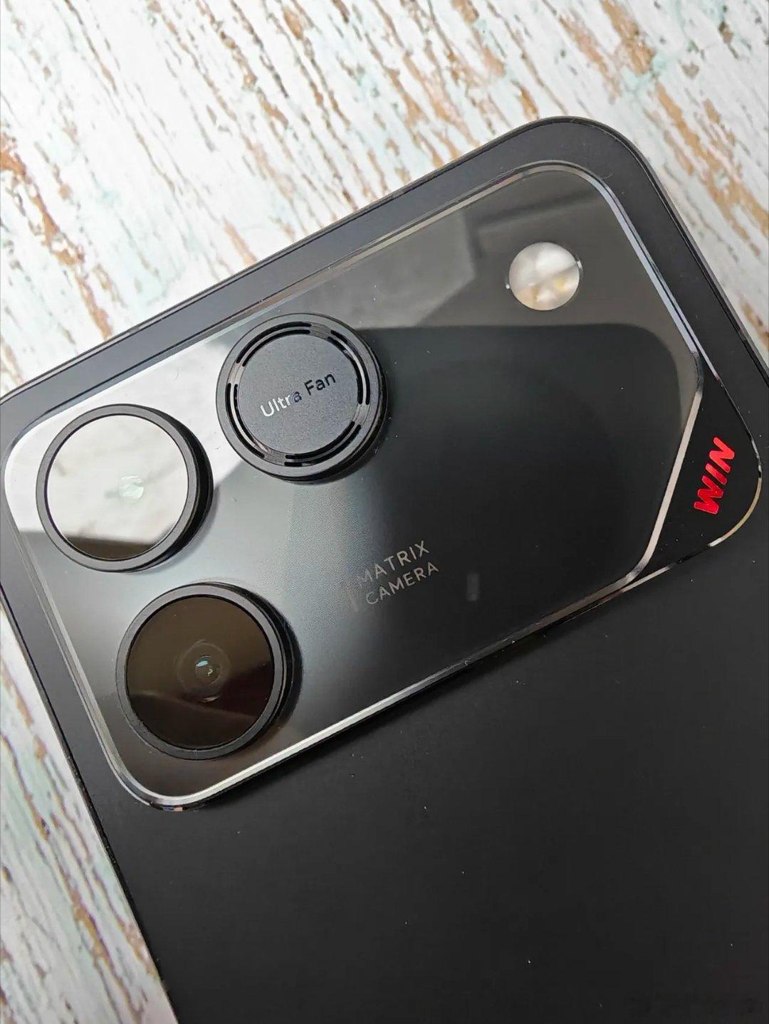 12月份的中端机市场里，荣耀WIN的表现确实亮眼。这款全新系列机型的市场反馈与销