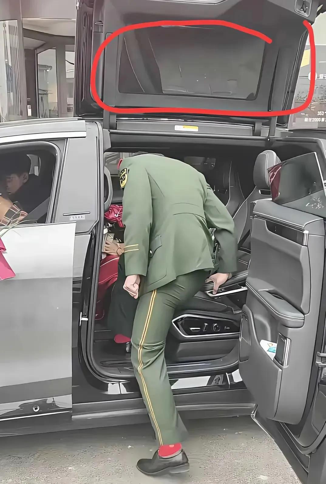 这是什么车，第一次见！！