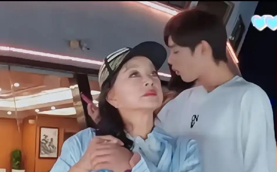 咱们心心念念的《新白》巡演这回真变天了！叶童直接缺席，VIP票价却飙到了288