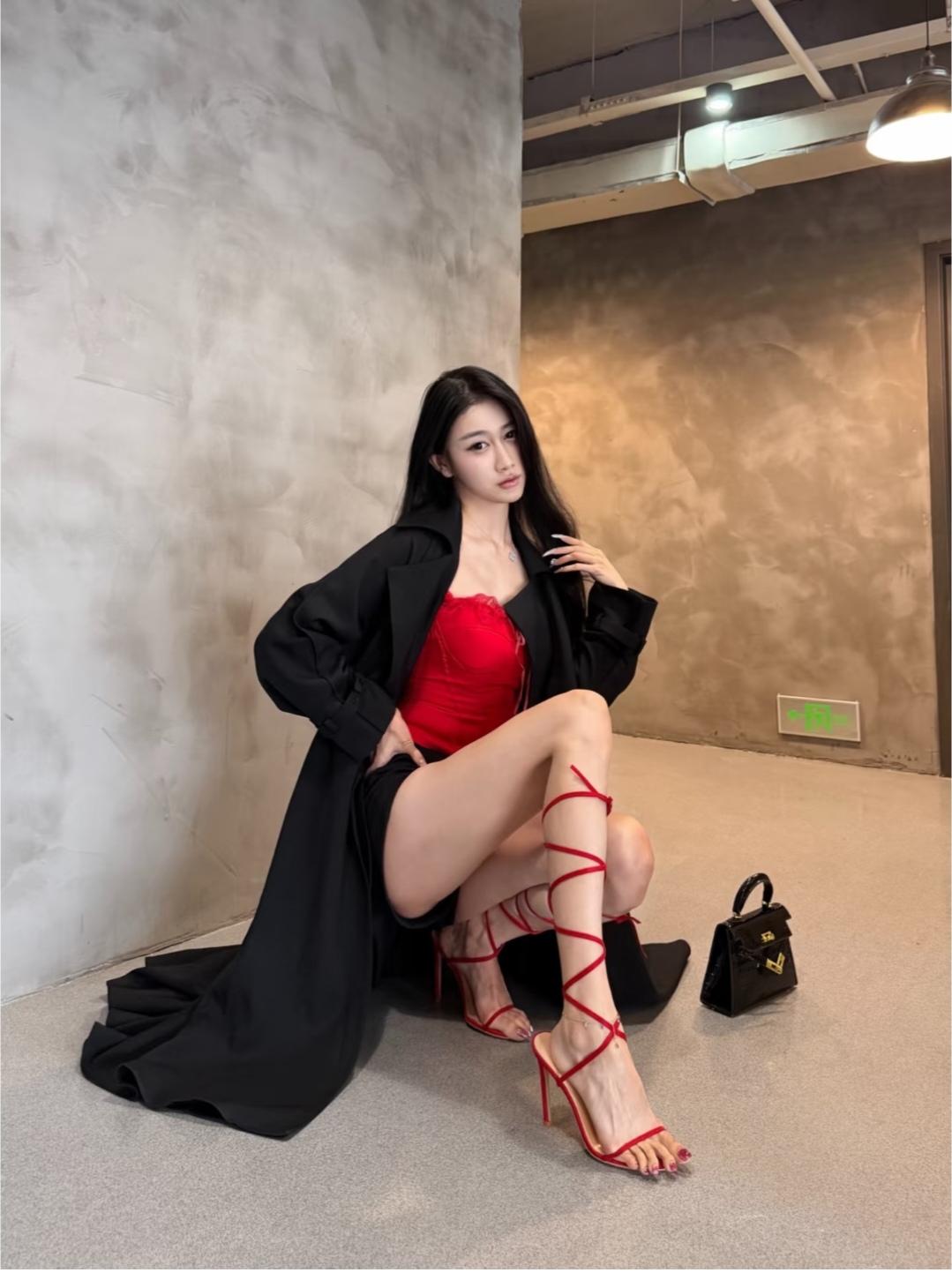 脚趾头真的好修长。