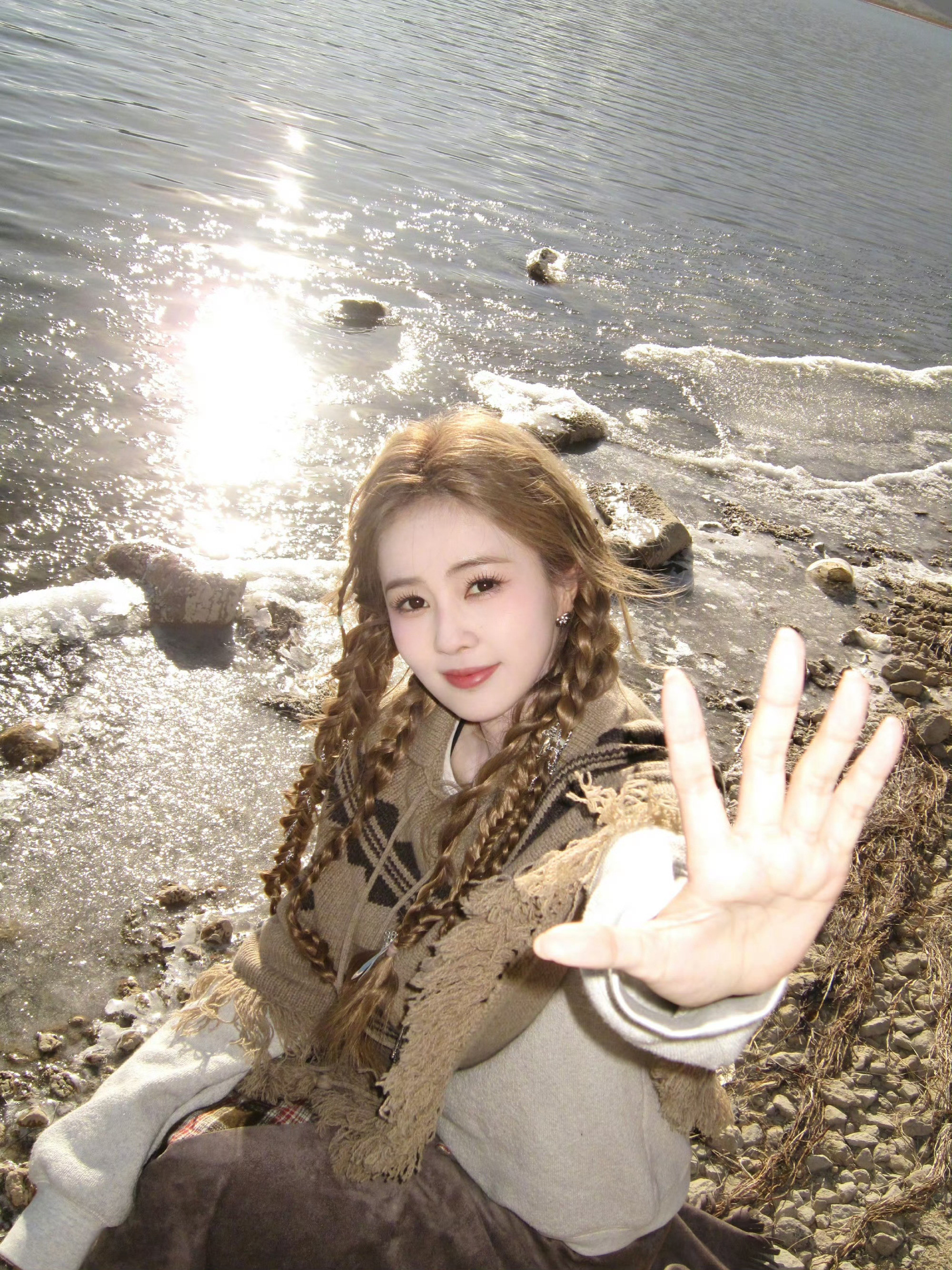 白鹿圈内人脉白鹿好美，新的一年继续大放异彩吧