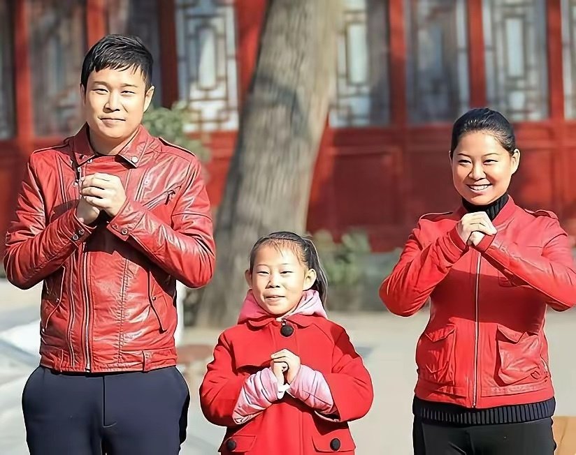 小沈阳闺女是不是也动刀子了？都说女大十八变，这变化也太大了吧！​