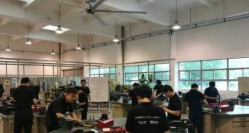 德国安的什么心？德国把好几个国家级重点实验室搬到了中国，而且是整个团队带家属过来