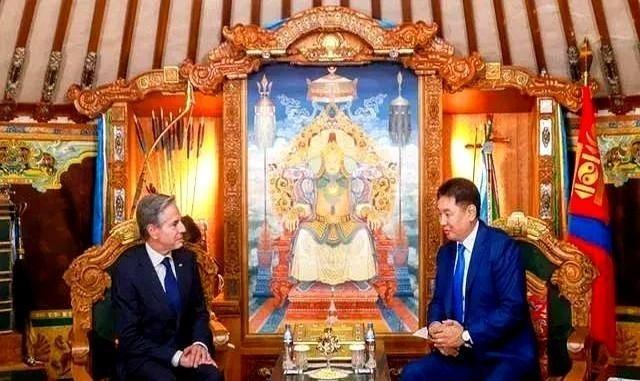 中俄保持中立，俄专家暗示调整方向，贸易合作会受影响吗。2025年7月，俄罗斯学