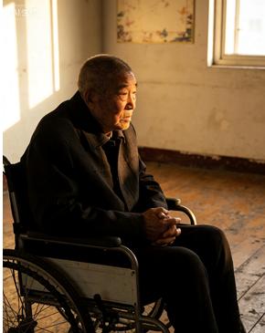 一位89岁老厅长很现实的一段话“你手里有四五百万，儿女盼着你死；你一月退休金