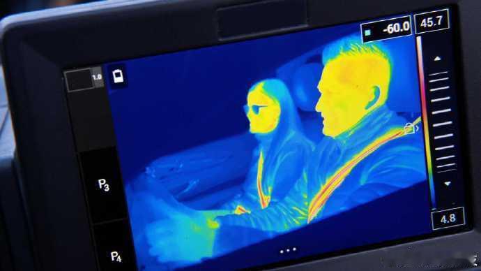 奔驰新S级将于1月29日发布2019年，奔驰ESF安全验证概念车出来。2026