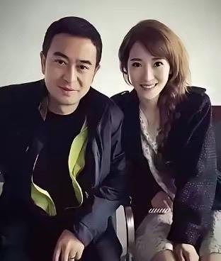 2018年，演员李念坦言：“我跟张嘉译拍完《蜗居》后，整整9年都没再有过联络。”