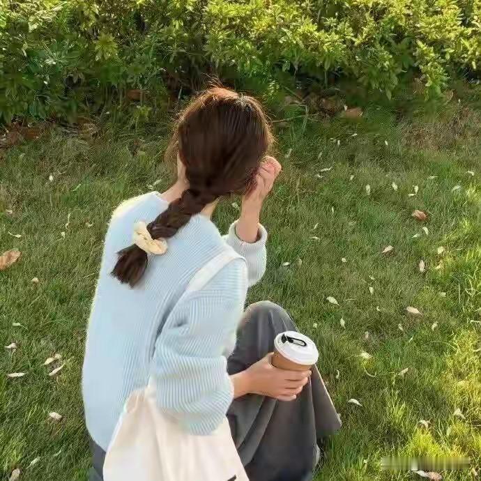 什么样的人，才会喜欢独处？答案是：善的人，才会喜欢独处。恶的人，是