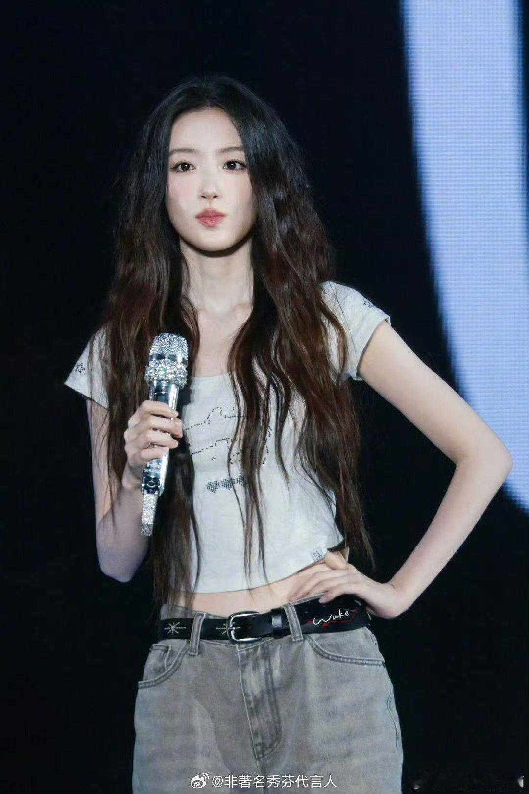 叶舒华瘦下来美成真人bjd了肤白貌美真的很惊艳