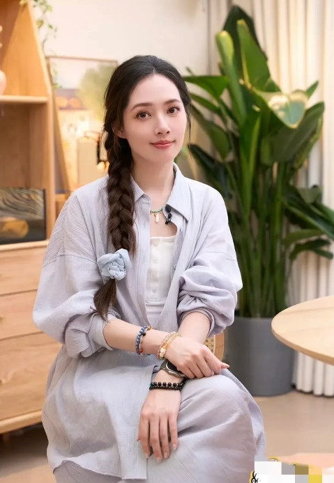 有点理解向太了！为什么娱乐圈美女如云，非郭碧婷不可？不是因为她长得漂亮，也