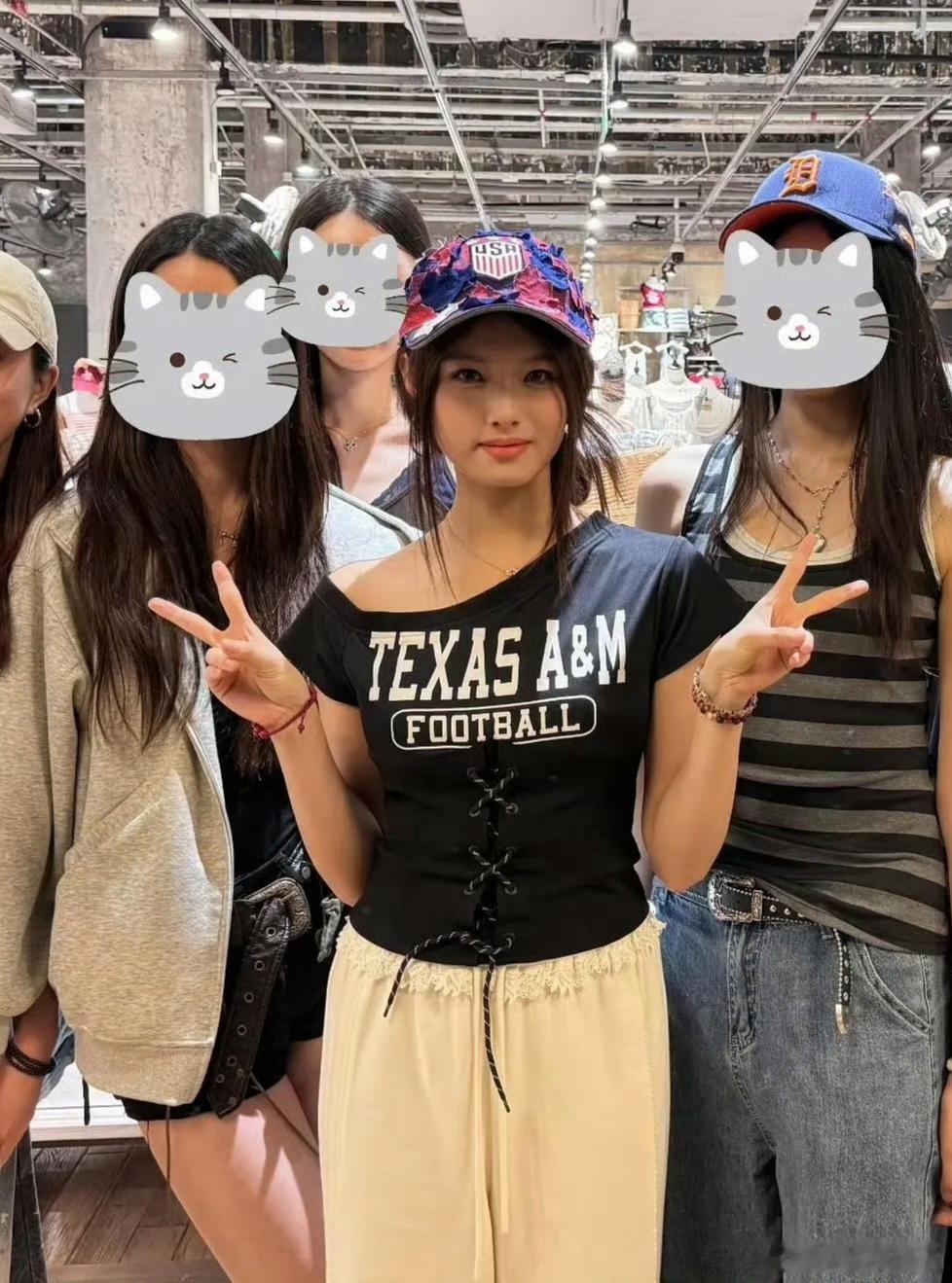 艾米被指没有路人身材好，太苛责了吧，人家还是个18岁的小姑娘呢​​​