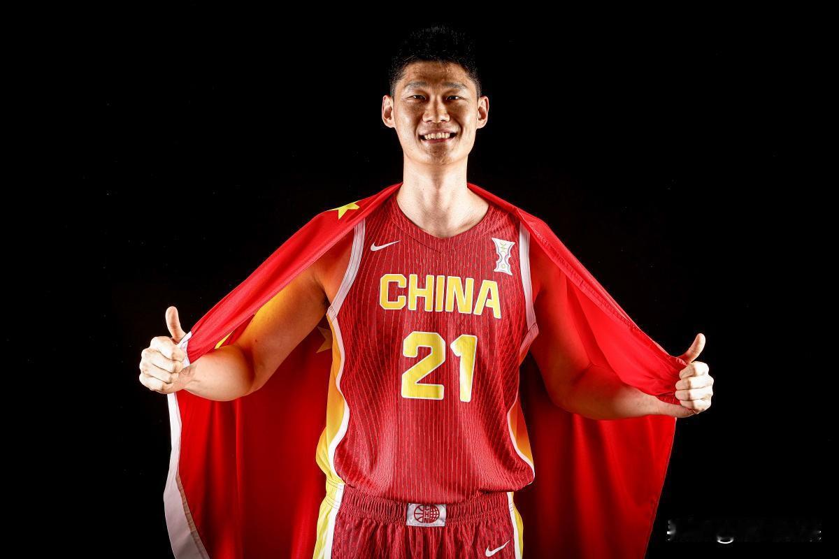 可以这么说，中国男篮最稳的点就是胡金秋！篮下终结能力太强了，稳定中投，篮下终