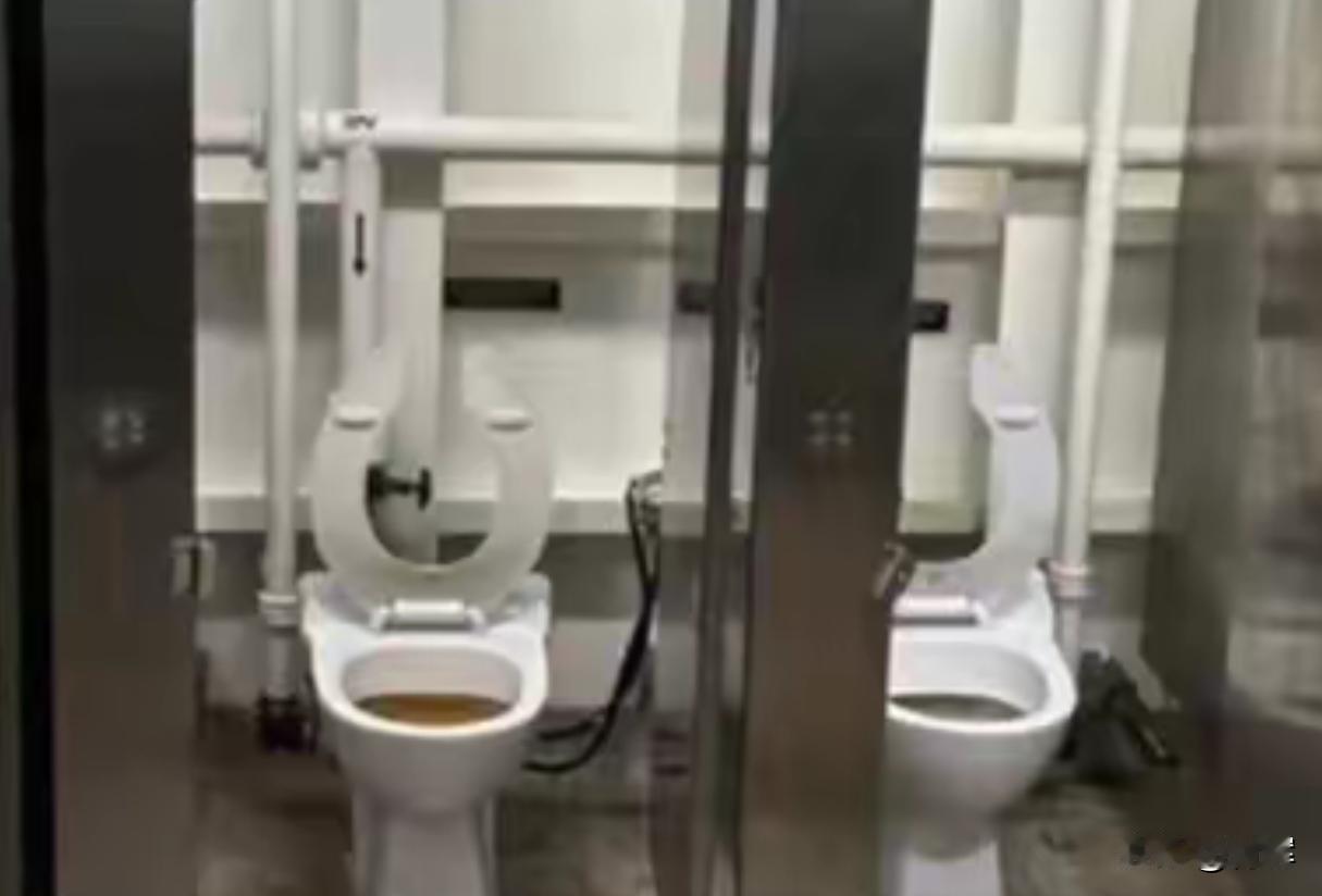 打伊朗先缓缓，福特号航空母舰上的厕所坏了福特号航空母舰按照原计划应该部署到中东