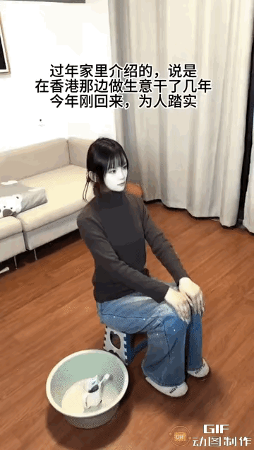 见过端正的，没见过这么端正的坐姿！[捂脸哭][捂脸哭][捂脸哭]