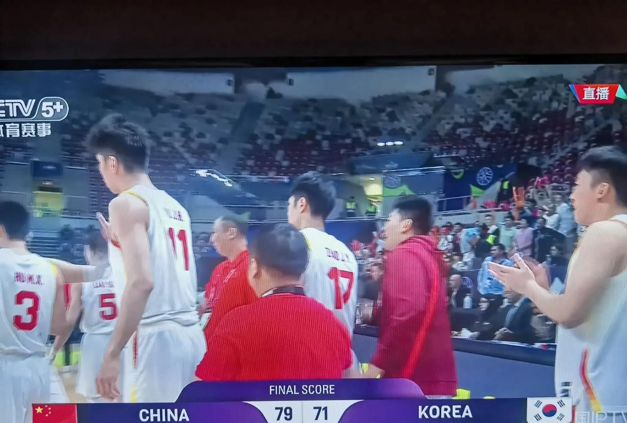 祝贺中国男篮淘汰韩国男篮挺进亚洲杯四强！这场比赛可以说是三军用