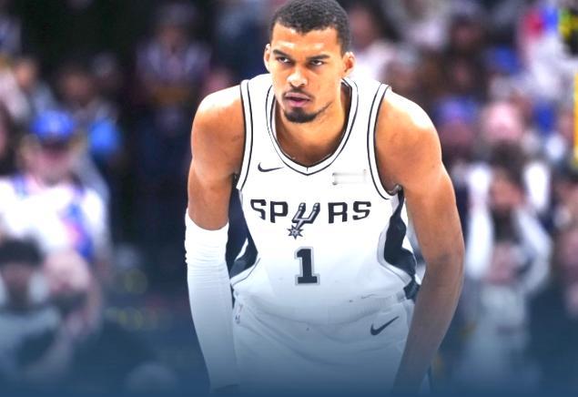 马刺怎么实现从落后19分到领先21分？马刺上半场的落后源于衔接段对手有点准，