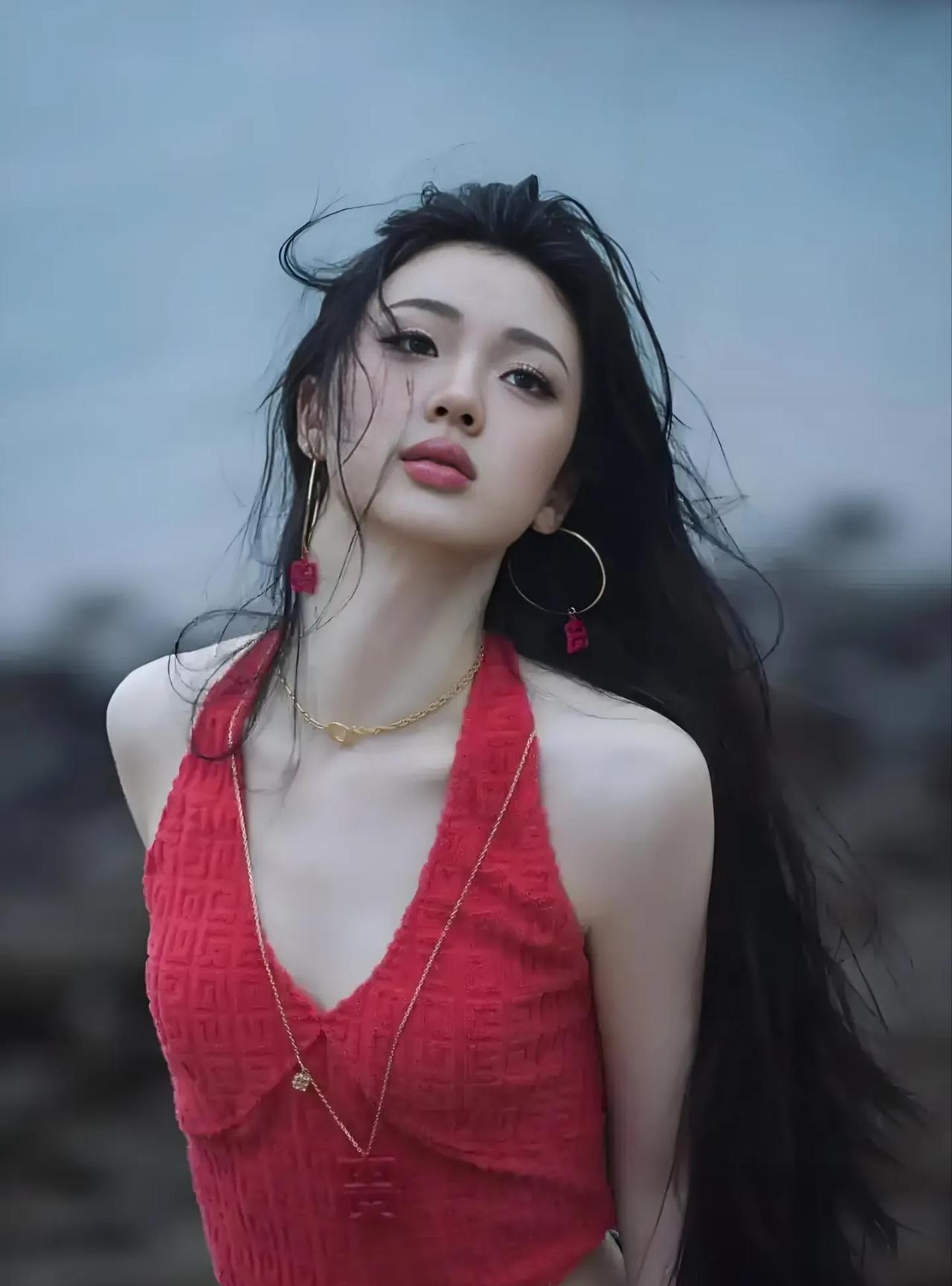之前不了解单依纯最近看《歌手》特意查了下她发现单依纯这个姑娘可不简单，原来她
