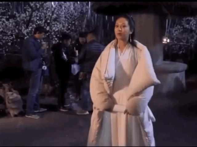 杨紫旁边这个是刘学义？​​​