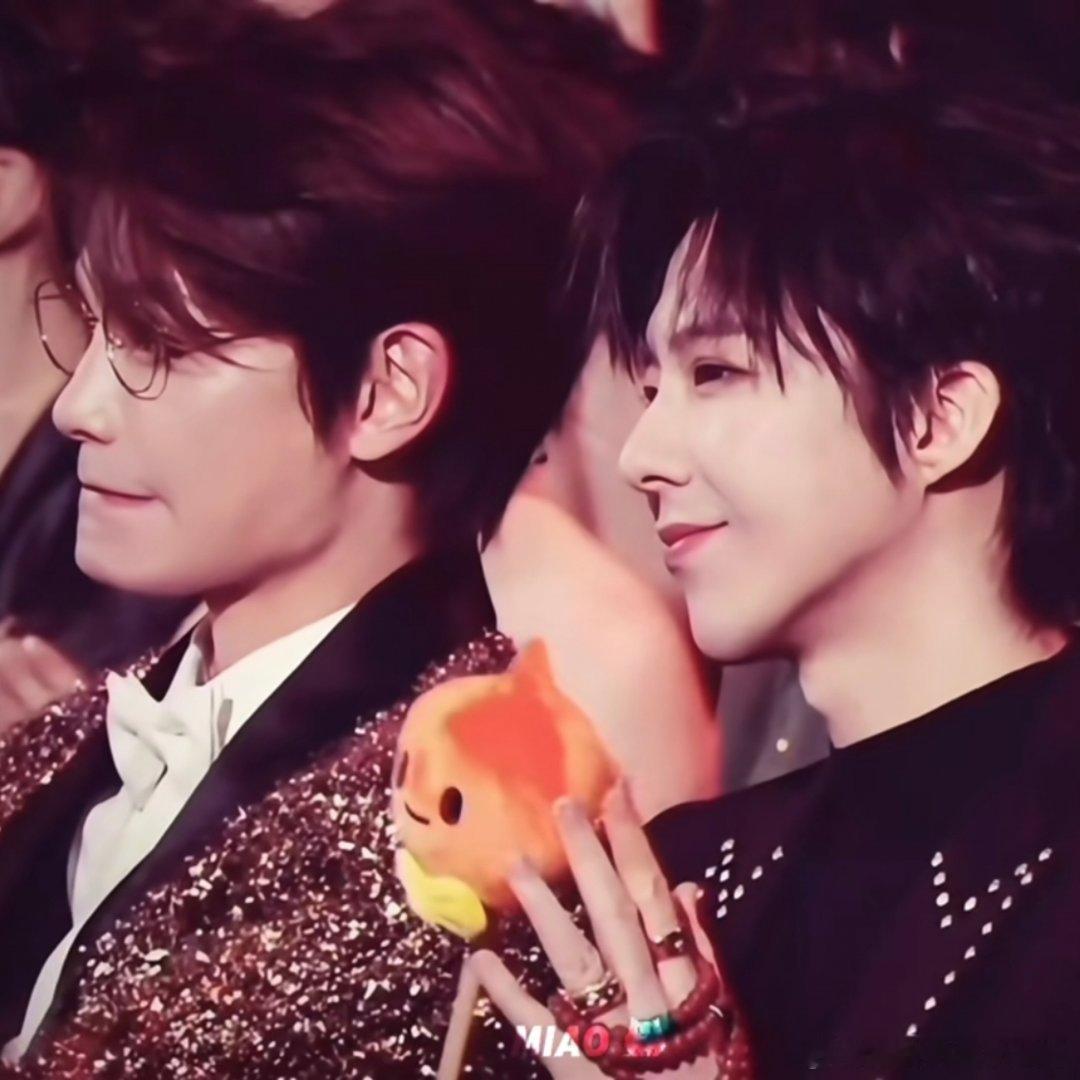 刘宇宁下颚帅的很突出哦​​​