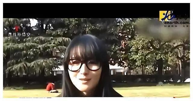 北京姑娘自称是孙悟空的后裔，祖传孙悟空留下的“灵石”和金色猴毛，自己是孙悟空后