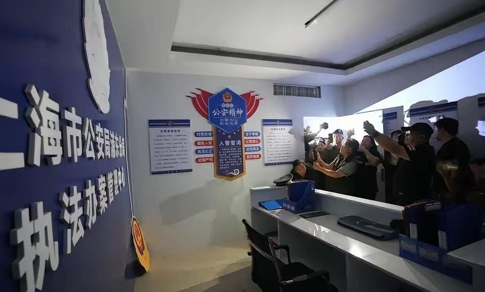 柬泰边境的奥斯玛电诈园曝光，简直开眼了！这个真假难辨的场景也难怪这么多人上当受骗