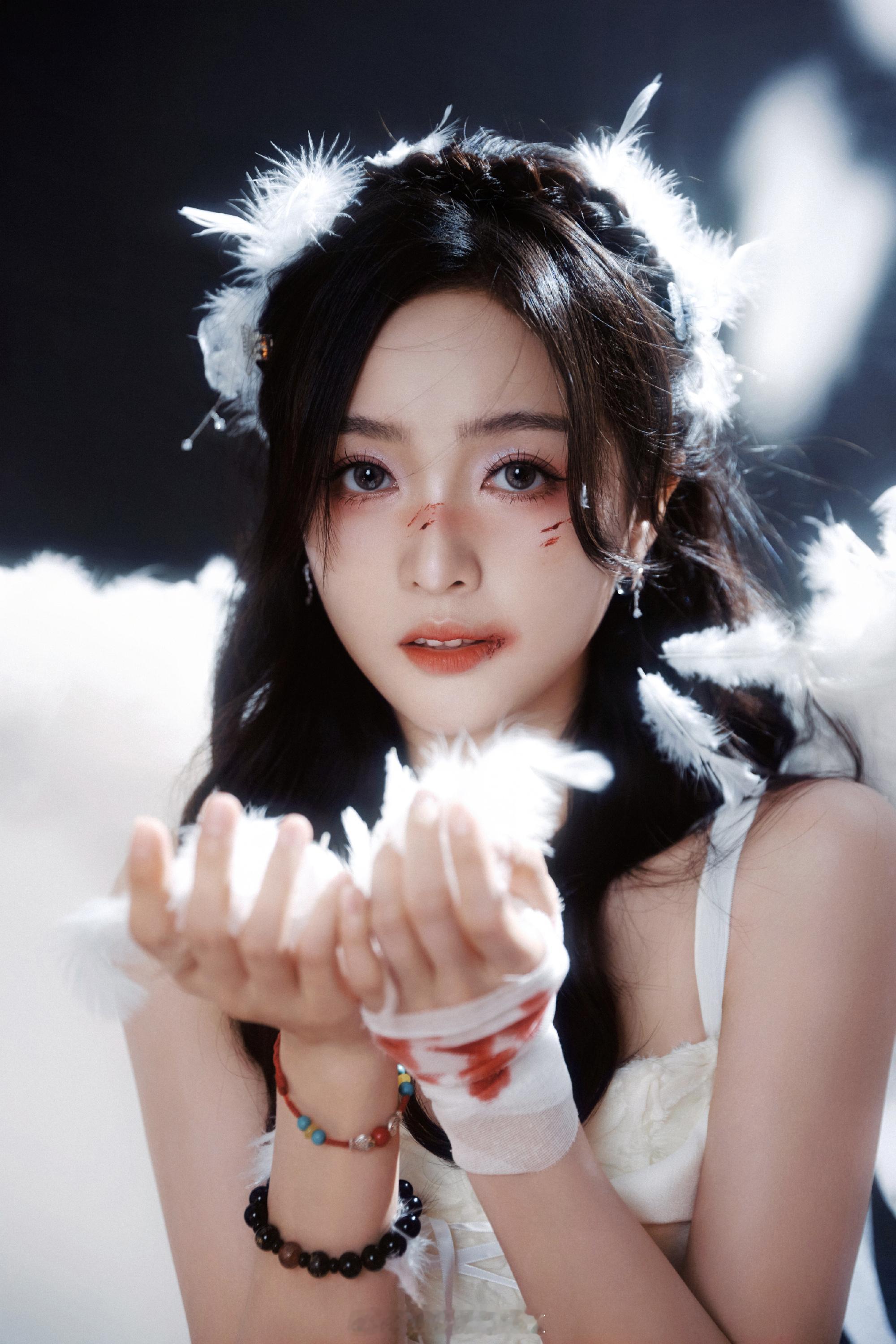 吴宣仪纯爱天使破碎星辰荧光点点​​​