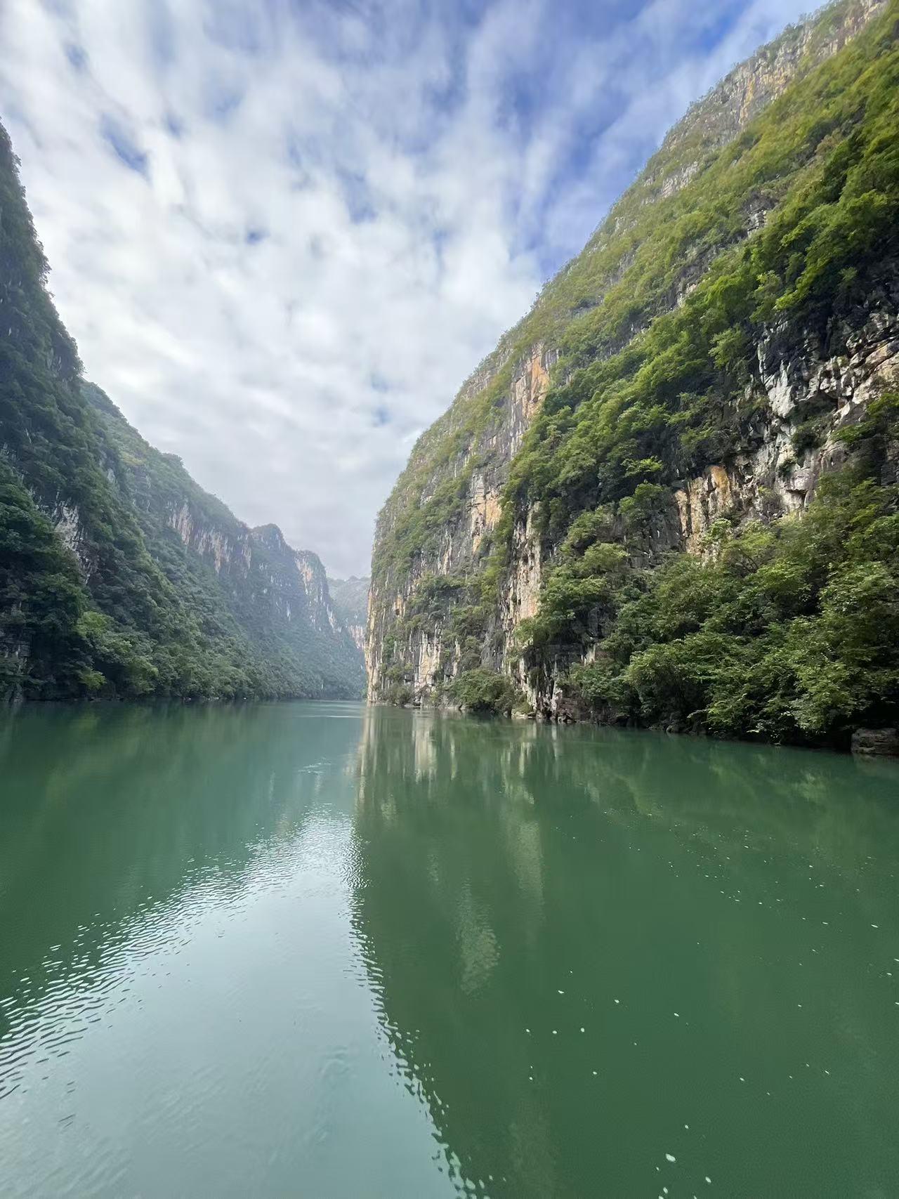 属兔人的财运还挺有盼头的。3月底，木星与财帛宫形成吉相，属兔人财运会“井喷”。正
