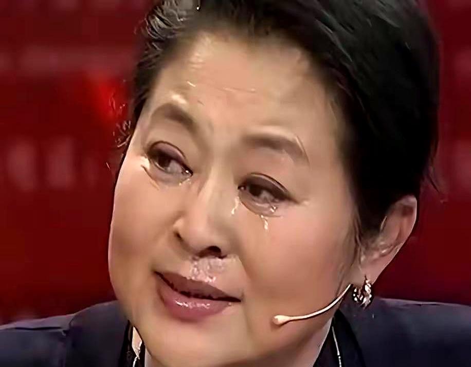 倪萍自己提过，她这一辈子最恨的男人，真不是陈凯歌。很多人一听还以为是情感旧账，