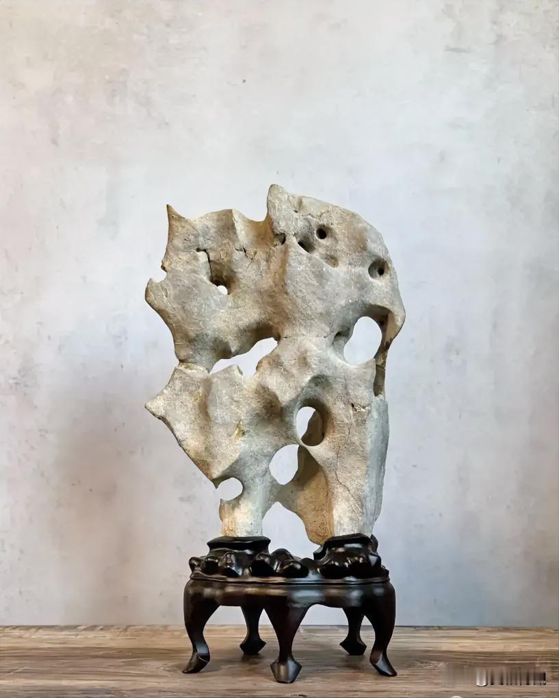 赏石品佳作质、色、形、纹、韵高44x30x14cm