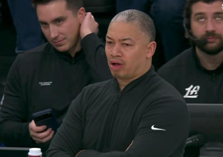 实话实说：快船被公牛打爆，一点不意外，泰伦卢为怕无动于衷？哈登尽显疲态！连续