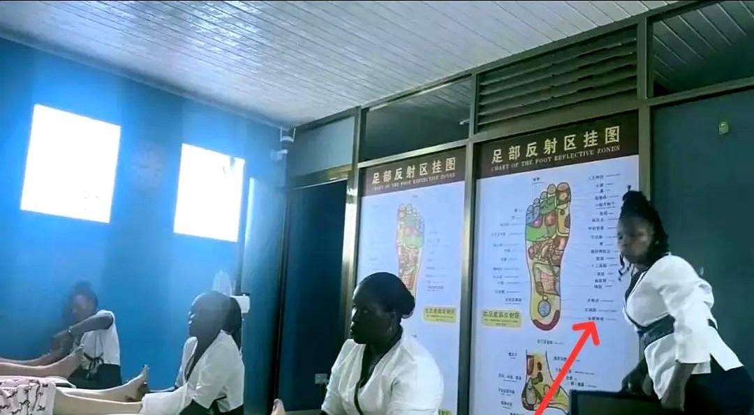 惊到了！原来中国黑人留学生数量这么可观！近年来从6万多涨到8万多，虽说比不上