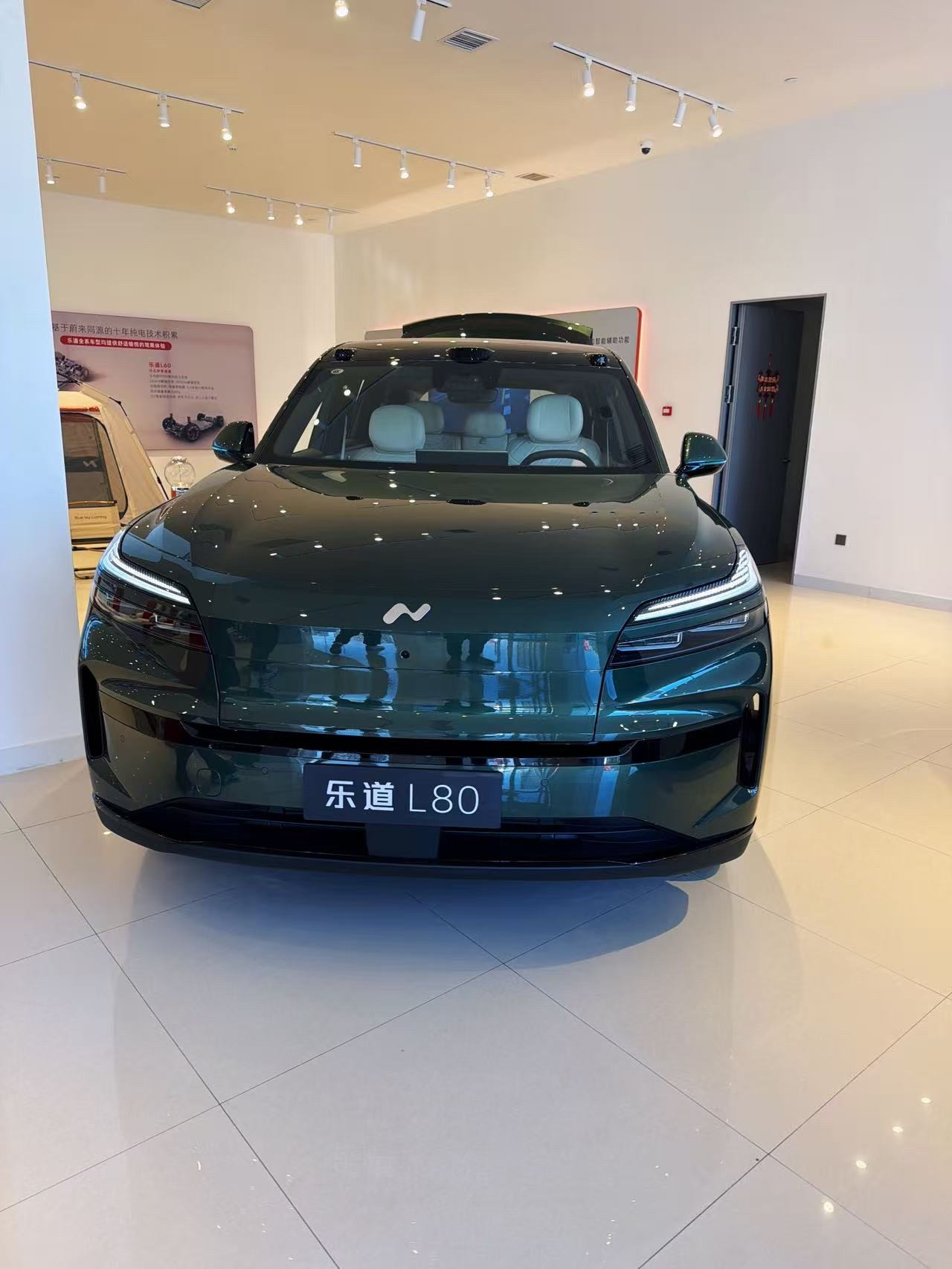 作为开了一年半的乐道L60老车主新品一出就忍不研究研究，哈哈这次L80