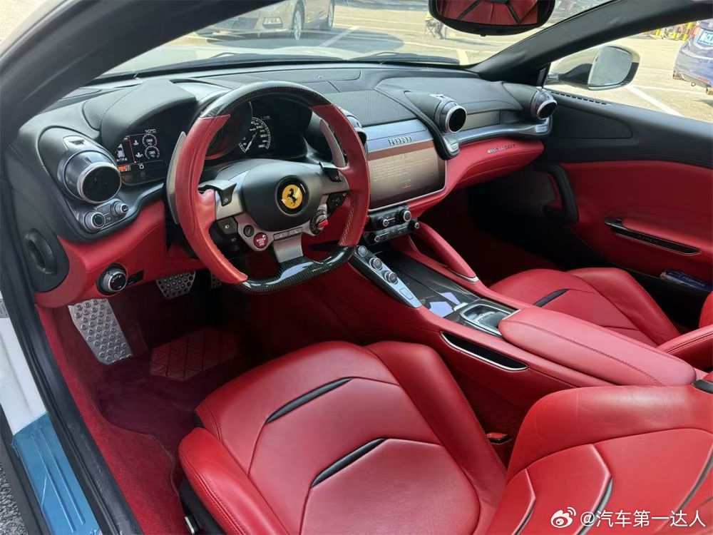 人生不必总在赛道狂飙，也可优雅奔赴山海。2020年法拉利GTC4Lusso3.