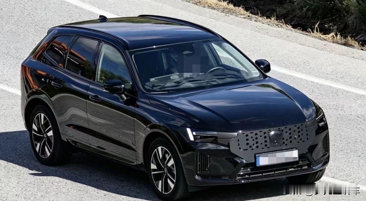 新款沃尔沃XC60曝光，外观更新，动力优化