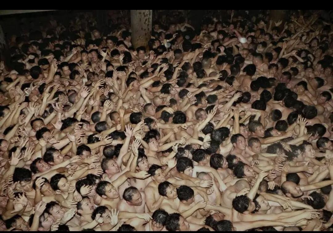 怎么感觉这个民族始终处于变态当中呢？