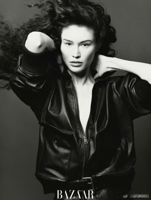 超模何穗告诉所有女人一个道理那就是无论你嫁的好不好，成就高不高，生孩子当妈妈