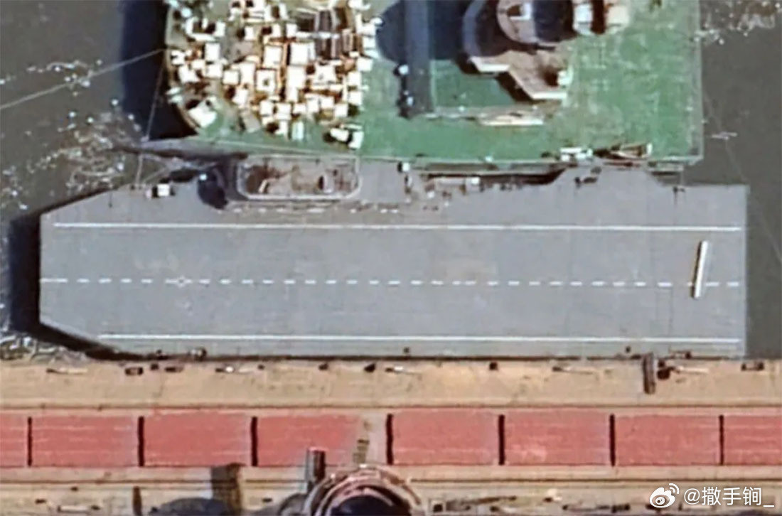 美“战区”网站称中方媒体的新镜头显示，三年前曝光的“无人机航母”正用来测试AR