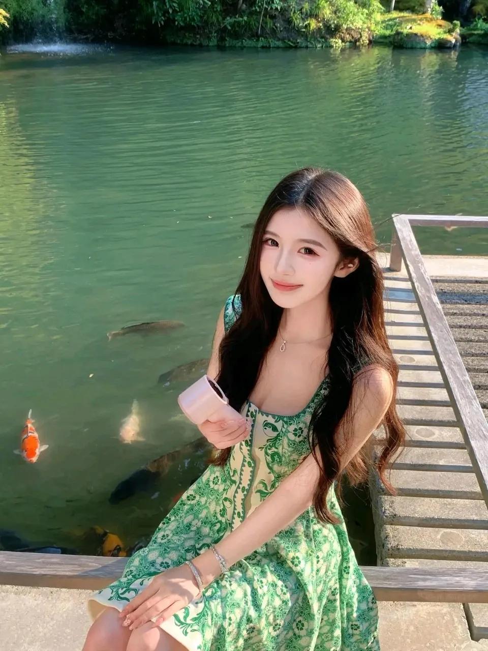 少女摄影|NO.0142期明媚少女户外随拍简单的pose就可以展现出无需修饰