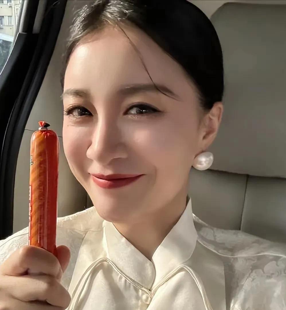 我觉得李嘉格能嫁给车澈已经是她能够得着的天花板了…娱乐圈比她身材好，脸蛋好，唱
