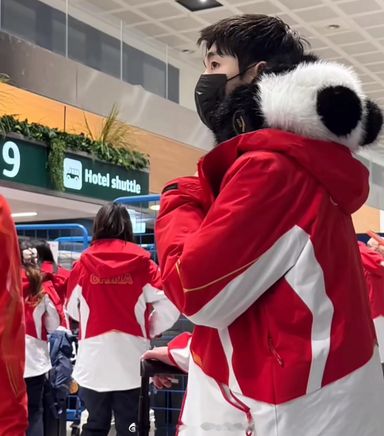 被熊猫林孝埈可爱晕了被熊猫林孝埈的萌态彻底可爱晕了，心都化了！