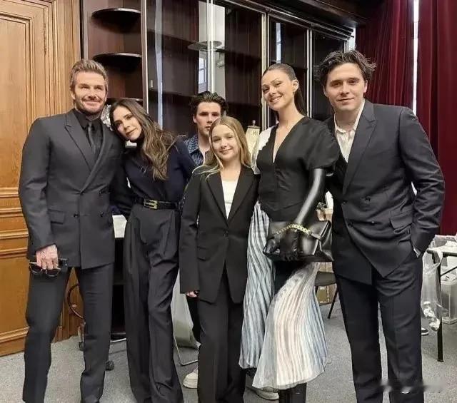 孩子大了结婚了有自己的家庭，两口子还生活在另外一个国家，要做到随时配合贝氏家族拍