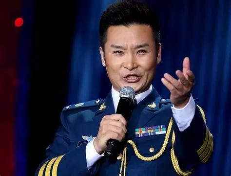 别再迷信什么“铁饭碗”了，连文工团都没了。刘和刚父母早年从山东菏泽过来谋生。家