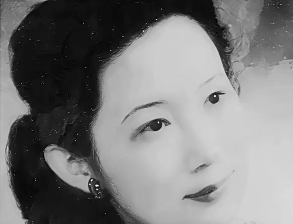 1920年代的云南，唐继尧的四妹唐芸赓眼光贼毒。嫌龙云个矮，嫌卢汉脸黑，死活