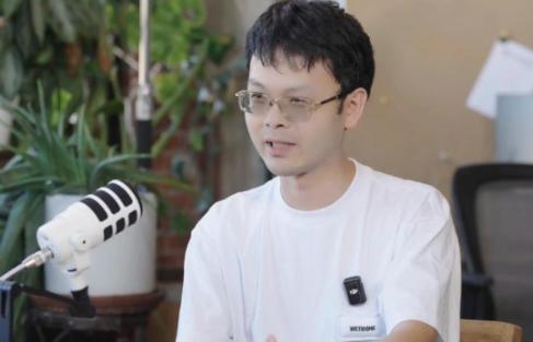 宁可丢掉工作，也要抗议将中国列为敌对国家！ 就在前不久，从清华大学走出来的A