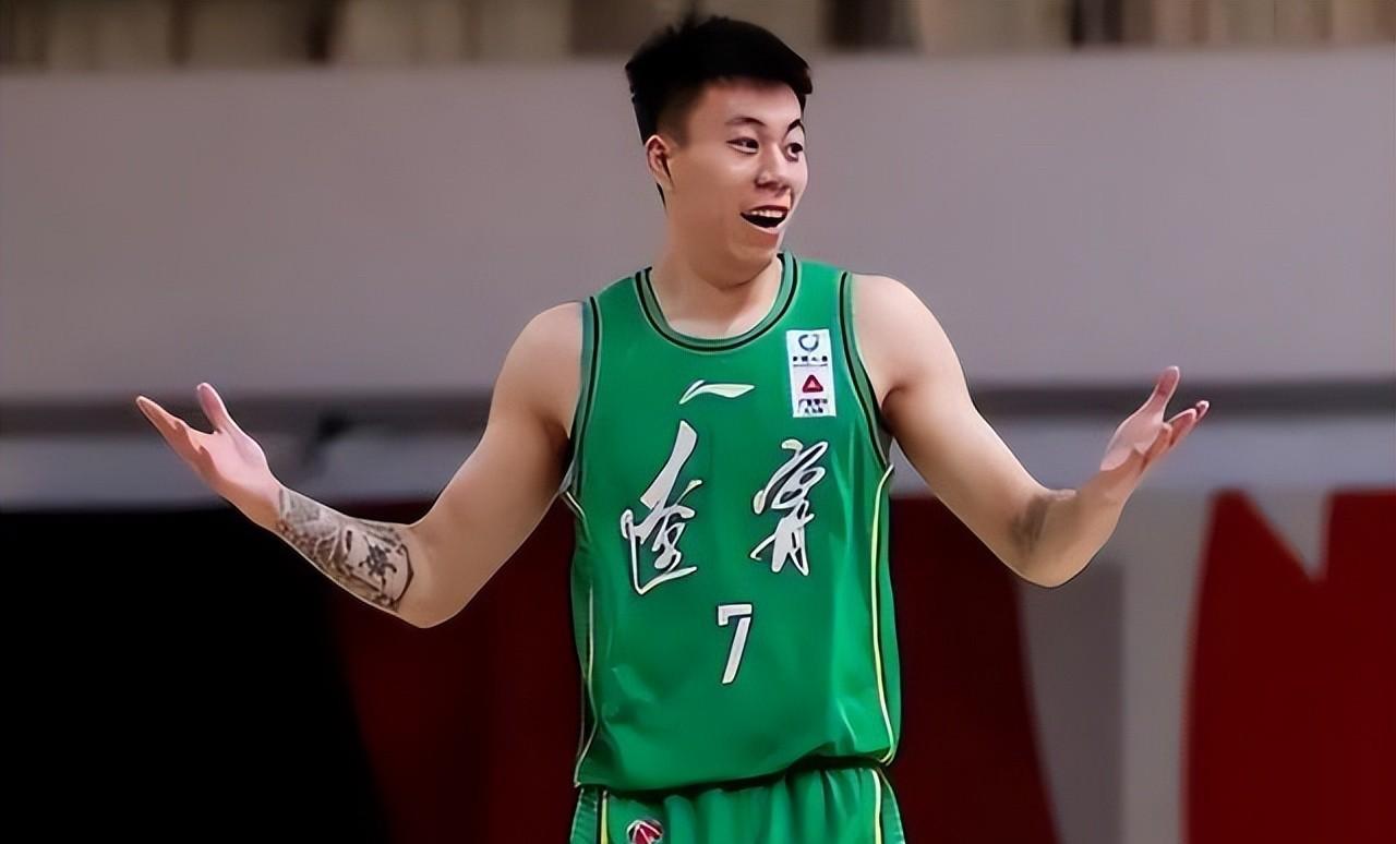 破案了！没有矛盾！张镇麟就是为了去长三角，辽宁本来想换余嘉豪张镇麟正式转会上海