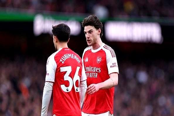 连拿三年亚军的球队，现在握着高达93%的夺冠概率。萨卡在客场一剑封喉时，卫