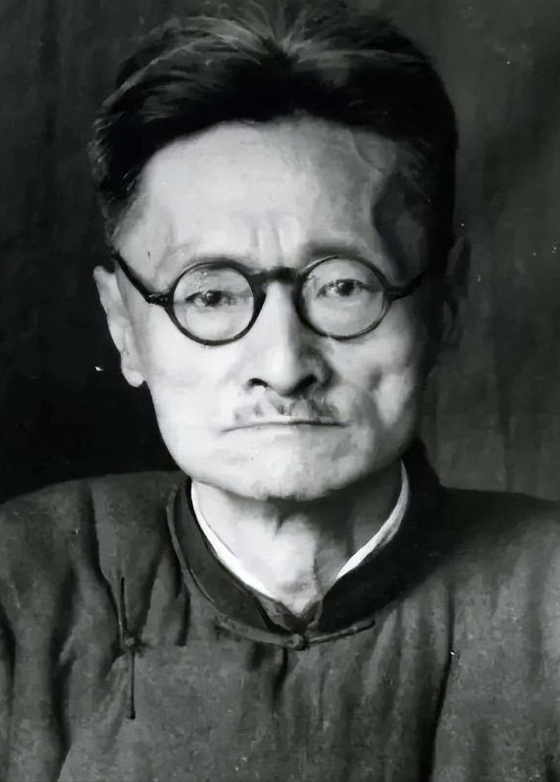 1928年，蒋介石到安徽大学视察，与时任安徽大学校长刘文典吵架，蒋介石狠狠打了刘