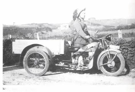 [呲牙笑]“三蹦子”在二战时期就已经出现了嘛——图1是意大利的摩托古兹TriA