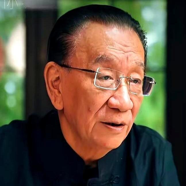 听相声到底图啥？侯耀华一句“二人秀”把老底掀了。他嫌现在的段子只剩伦理和网络